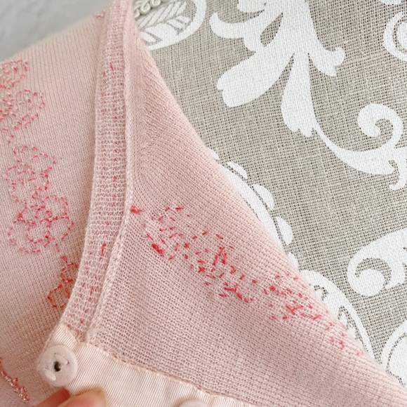 🌸 TSE 100% Cashmere Cropped Cardigan – Pink, Size M Retail $790 hand beaded - Picture 7 of 14